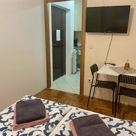 Kristina Apartmanhaz * Dobrinj