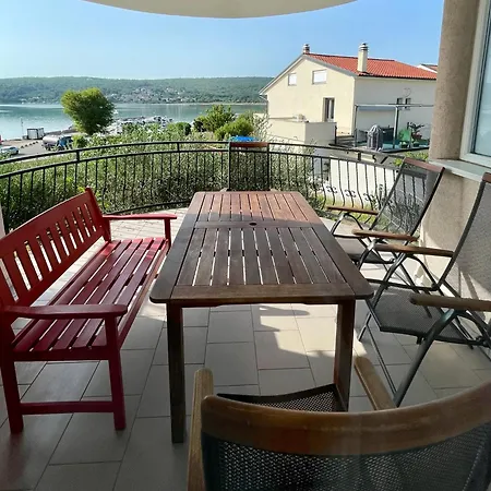 Kristina Apartmanhaz Dobrinj