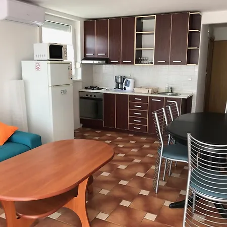 Kristina Apartmanhaz * Dobrinj